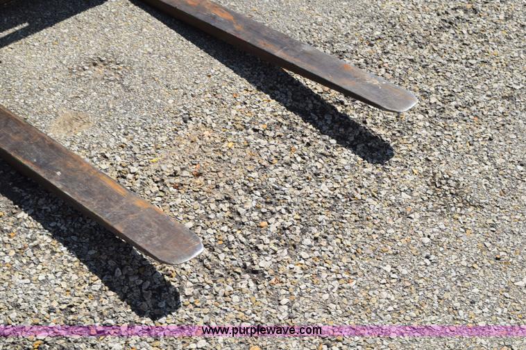 image for item BI9424 John Deere 5200 tractor