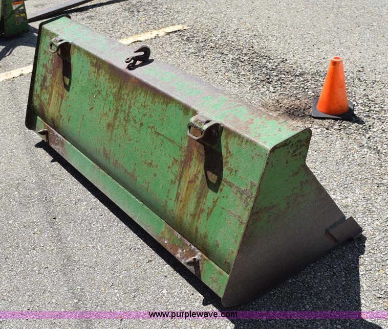 image for item BI9424 John Deere 5200 tractor