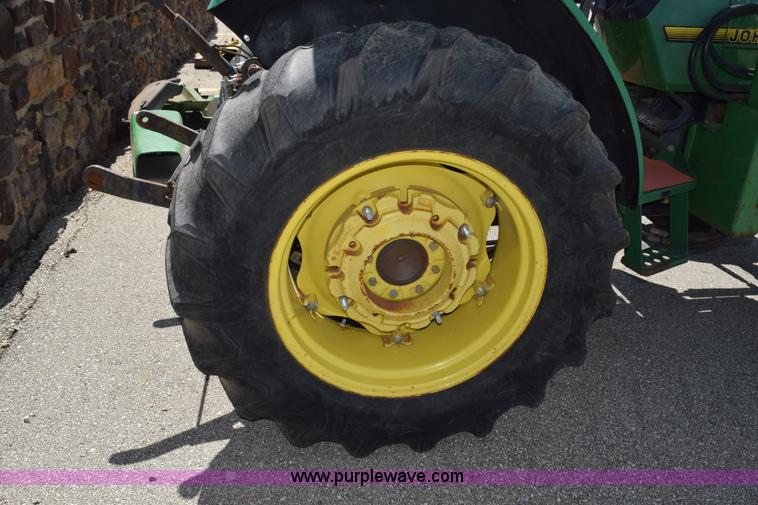 image for item BI9424 John Deere 5200 tractor