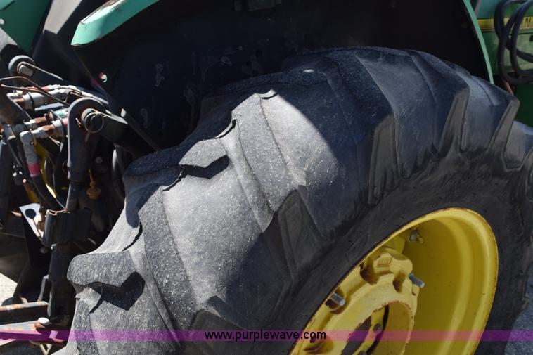 image for item BI9424 John Deere 5200 tractor