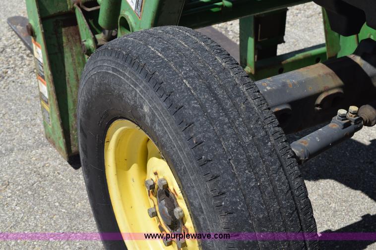 image for item BI9424 John Deere 5200 tractor