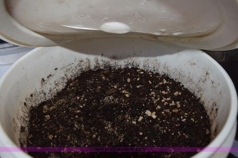 image for item BI9442 (14) assorted five gallon buckets of potting soil