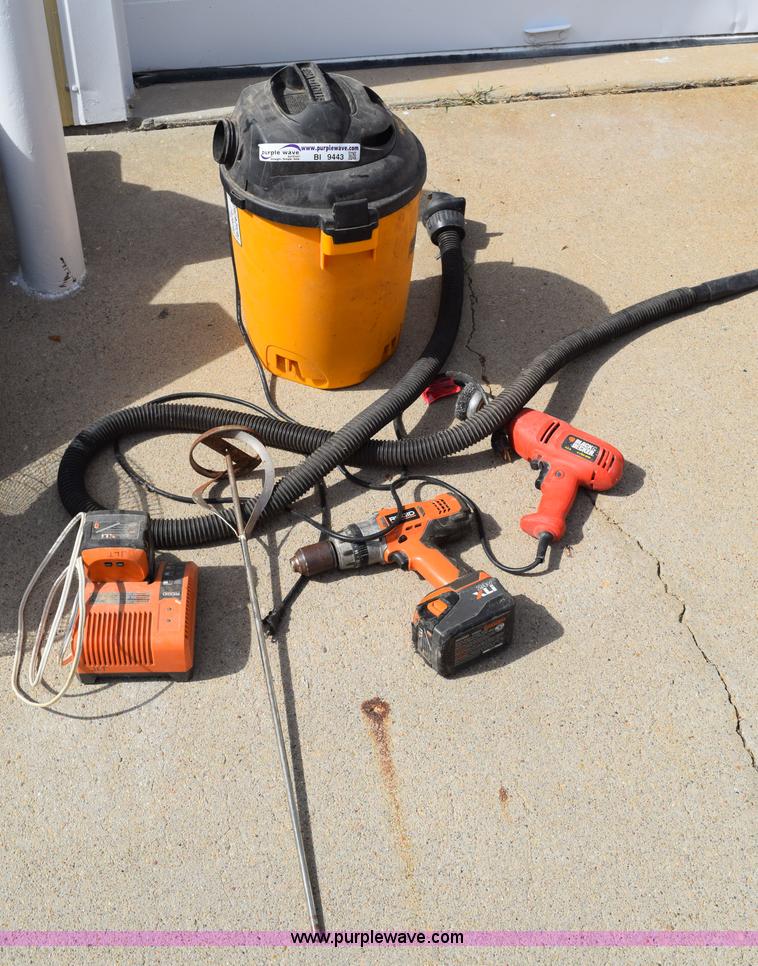 image for item BI9443 Assorted electric tools