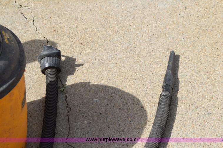 image for item BI9443 Assorted electric tools