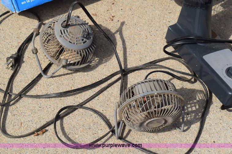 image for item BI9445 (4) assorted fans