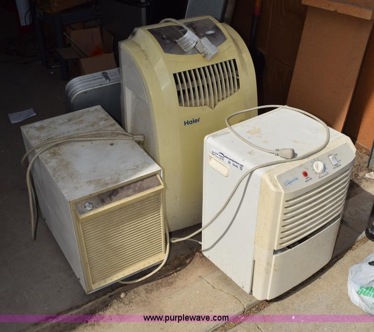 image for item BI9446 (3) assorted humidifiers and dehumidifiers