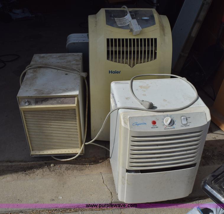 image for item BI9446 (3) assorted humidifiers and dehumidifiers