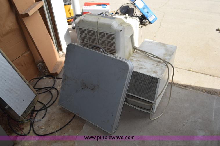 image for item BI9446 (3) assorted humidifiers and dehumidifiers