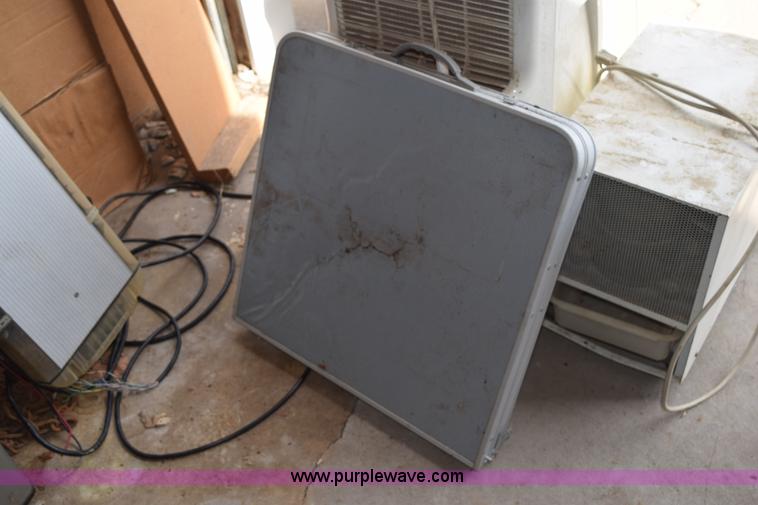 image for item BI9446 (3) assorted humidifiers and dehumidifiers