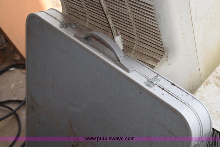 image for item BI9446 (3) assorted humidifiers and dehumidifiers