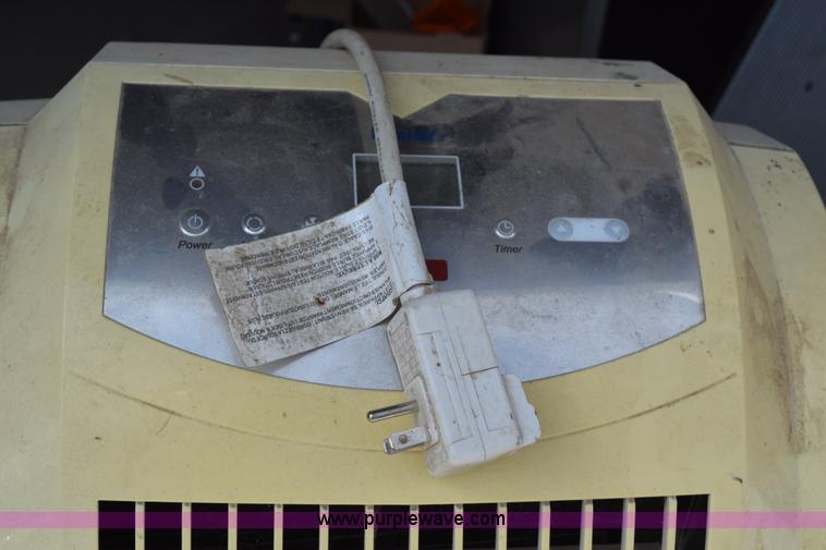 image for item BI9446 (3) assorted humidifiers and dehumidifiers