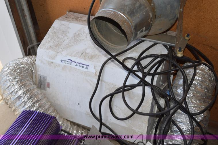 image for item BI9447 Assorted grow lights and equipment