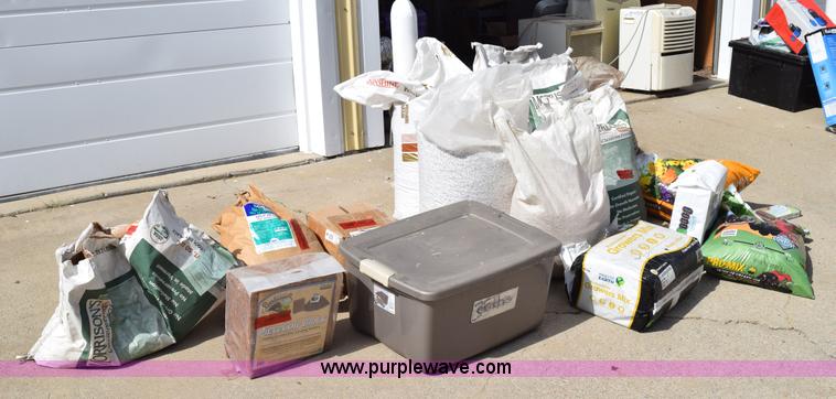 image for item BI9448 Assorted gardening supplies