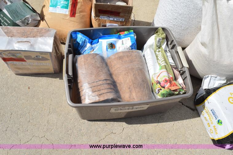 image for item BI9448 Assorted gardening supplies