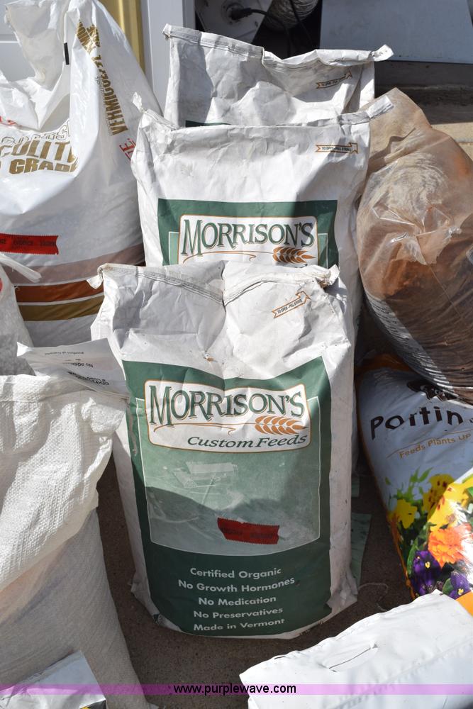 image for item BI9448 Assorted gardening supplies