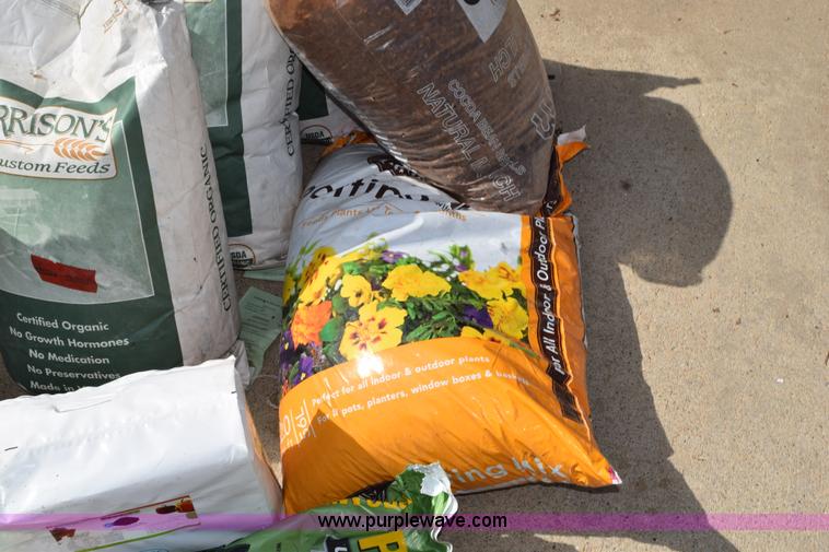 image for item BI9448 Assorted gardening supplies