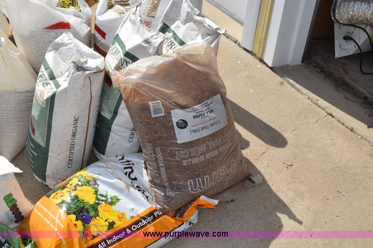 image for item BI9448 Assorted gardening supplies