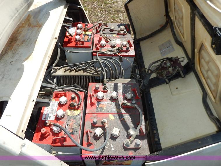 image for item BJ9648 Yamaha golf cart