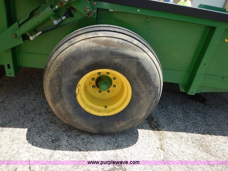 image for item BO9964 John Deere 455  manure spreader