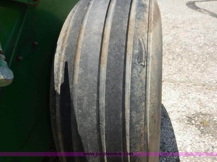 image for item BO9964 John Deere 455  manure spreader