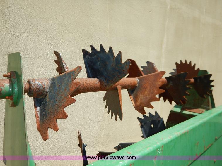 image for item BO9964 John Deere 455  manure spreader