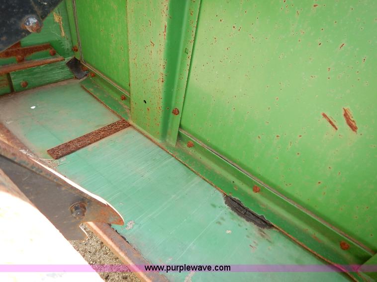 image for item BO9964 John Deere 455  manure spreader