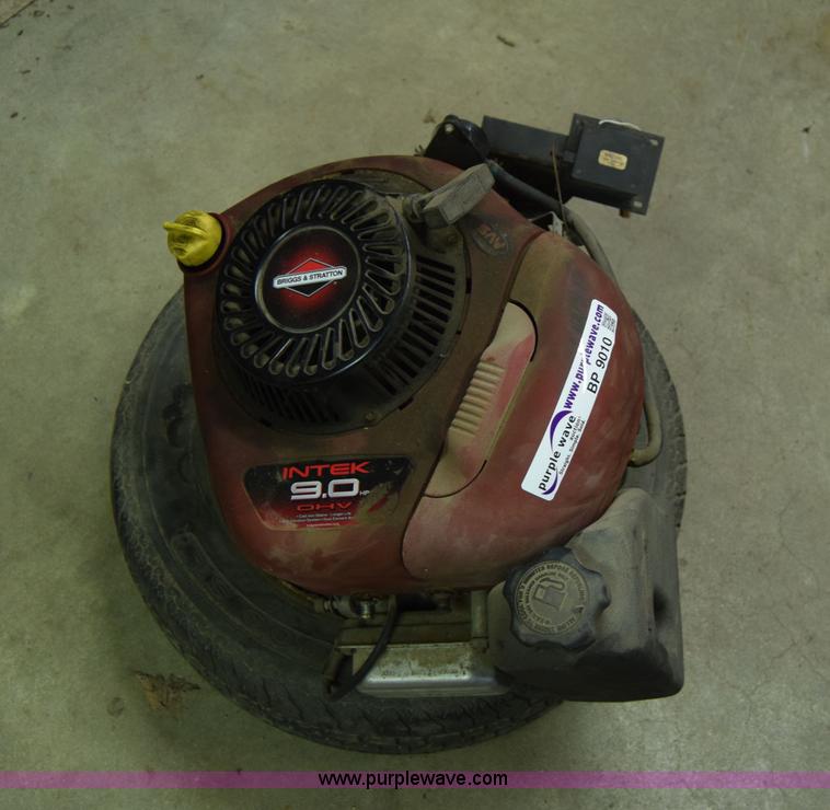 image for item BP9010 Briggs & Stratton gas engine