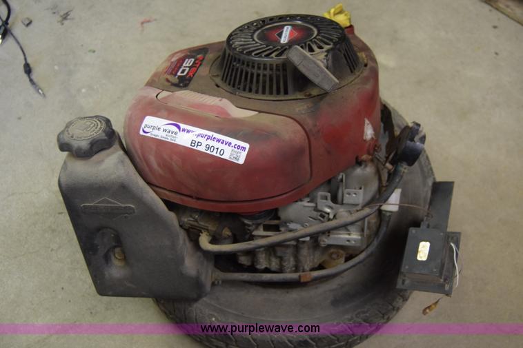 image for item BP9010 Briggs & Stratton gas engine