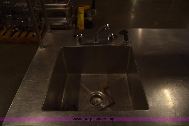 image for item BQ9517 Assorted restaurant equipment