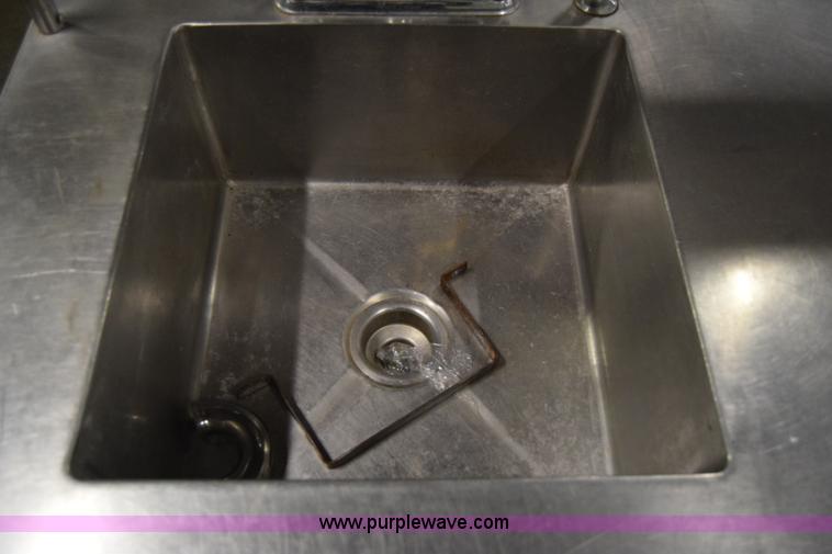 image for item BQ9517 Assorted restaurant equipment