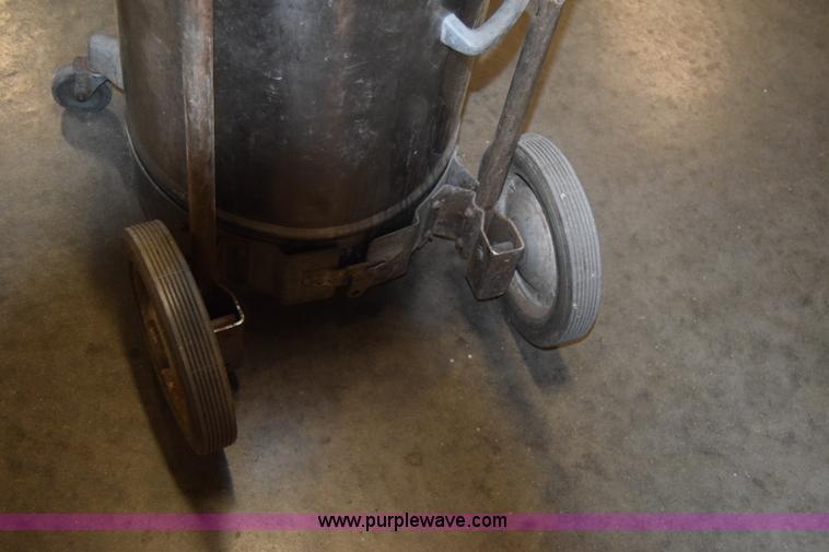 Tornado stainless steel hild floor machine in Wichita, KS Item BQ9519 sold Purple Wave