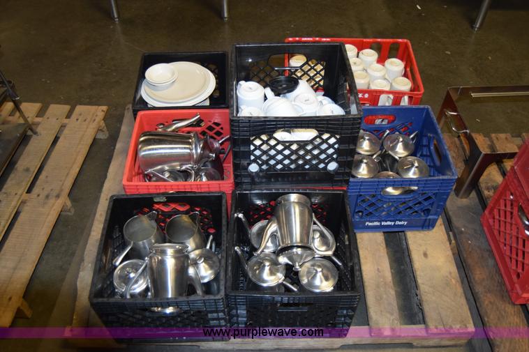 image for item BQ9523 Assorted restaurant equipment