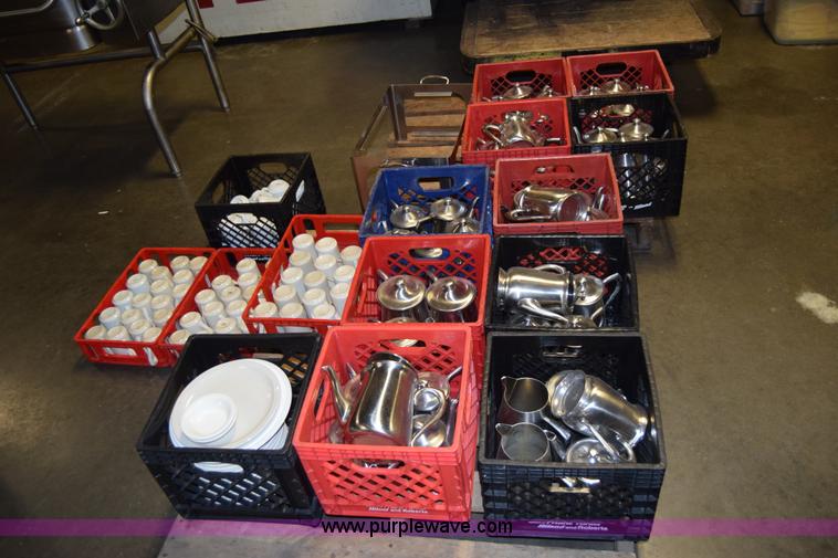 image for item BQ9523 Assorted restaurant equipment