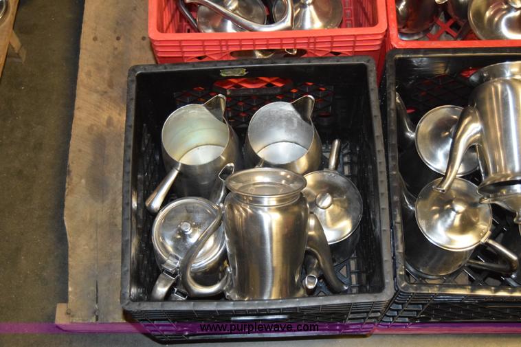 image for item BQ9523 Assorted restaurant equipment