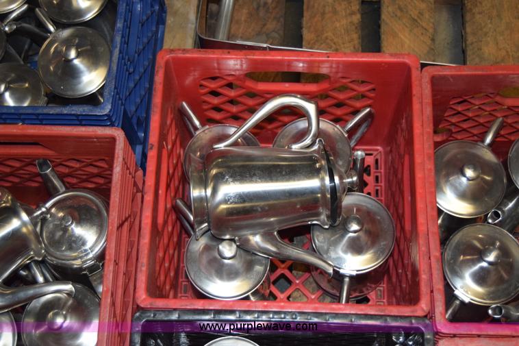 image for item BQ9523 Assorted restaurant equipment