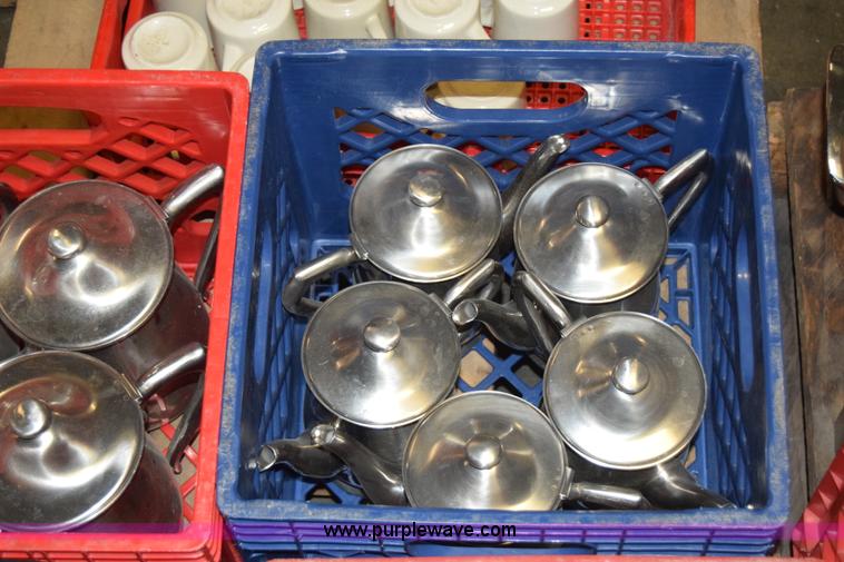 image for item BQ9523 Assorted restaurant equipment