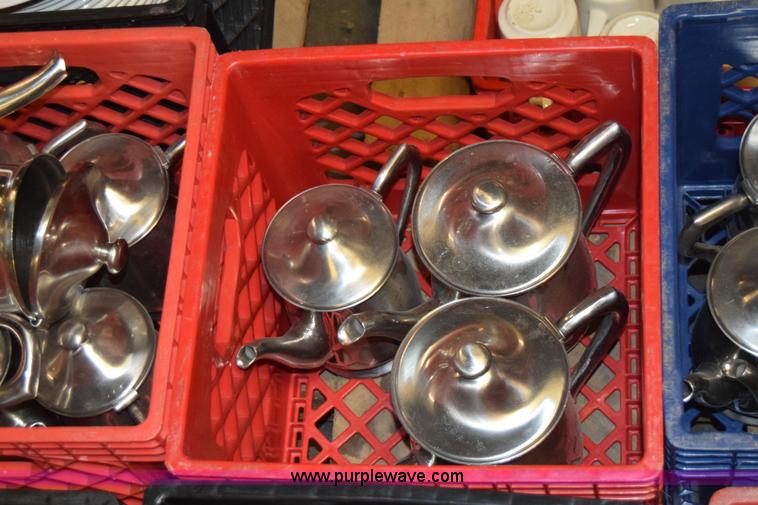 image for item BQ9523 Assorted restaurant equipment