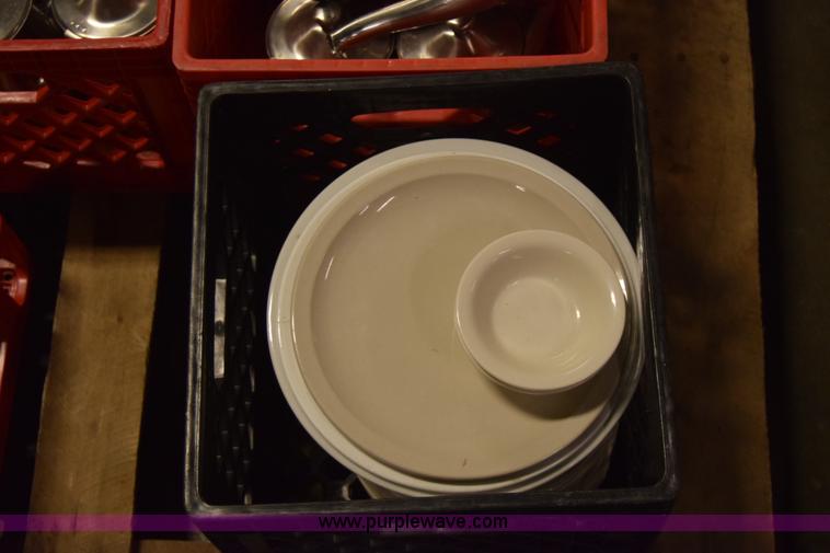 image for item BQ9523 Assorted restaurant equipment