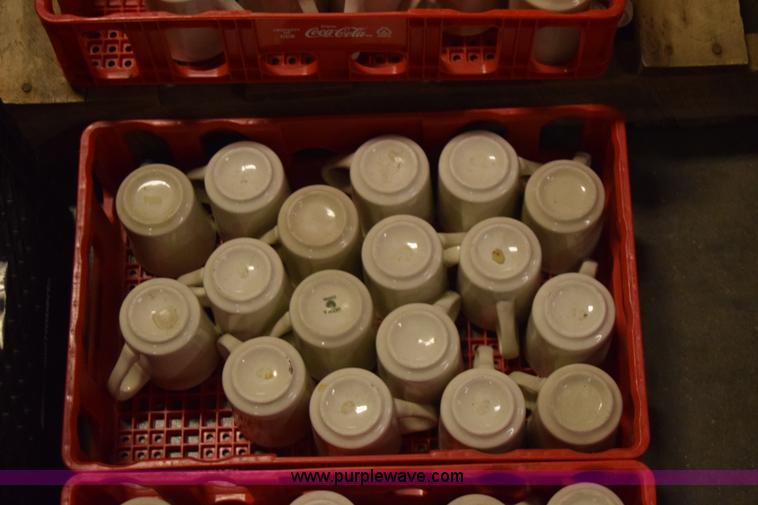 image for item BQ9523 Assorted restaurant equipment