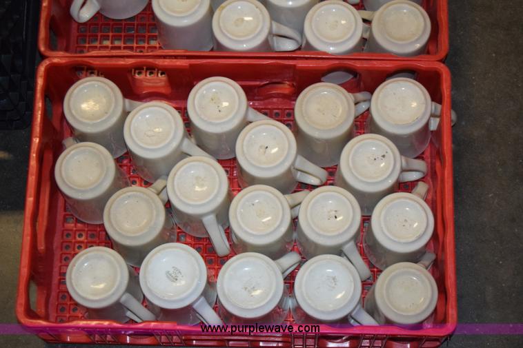 image for item BQ9523 Assorted restaurant equipment