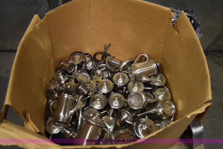 image for item BQ9523 Assorted restaurant equipment