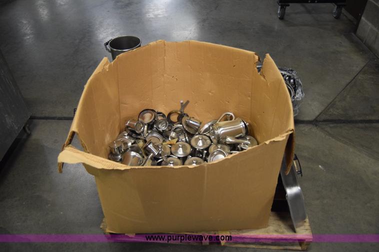 image for item BQ9523 Assorted restaurant equipment