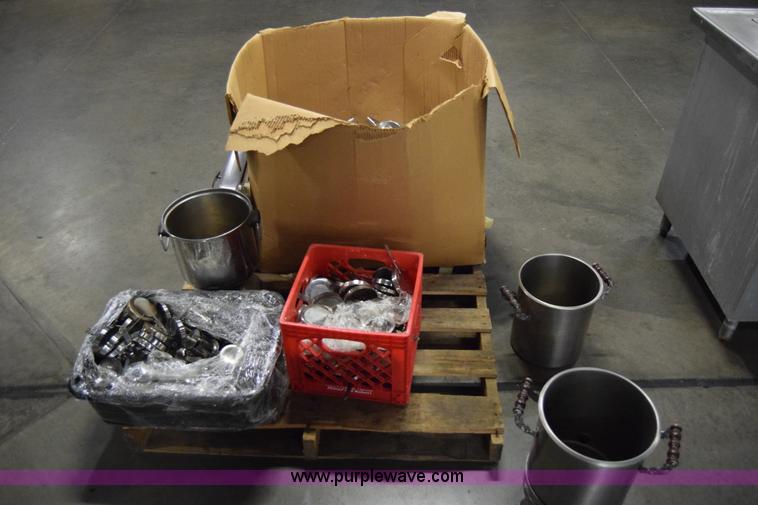 image for item BQ9523 Assorted restaurant equipment