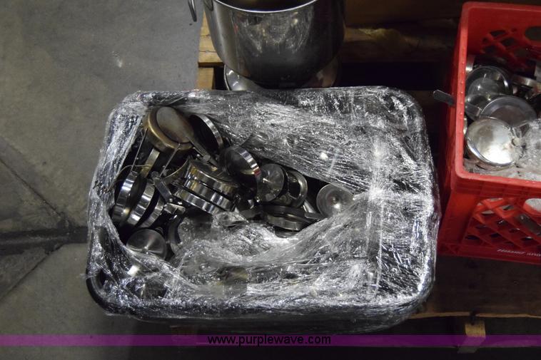 image for item BQ9523 Assorted restaurant equipment