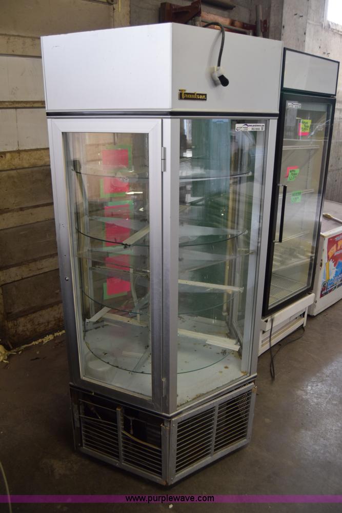 Traulsen carosel pie display case in Wichita, KS Item BQ9555 sold