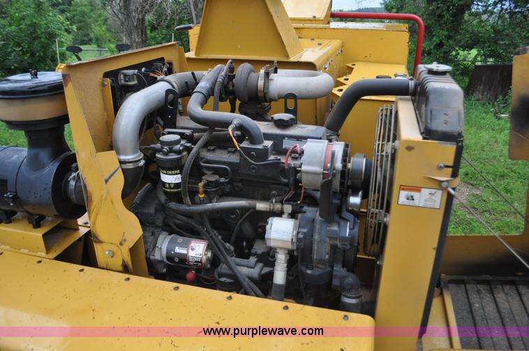 image for item F2473 2003 Vermeer BC1800 XL wood chipper