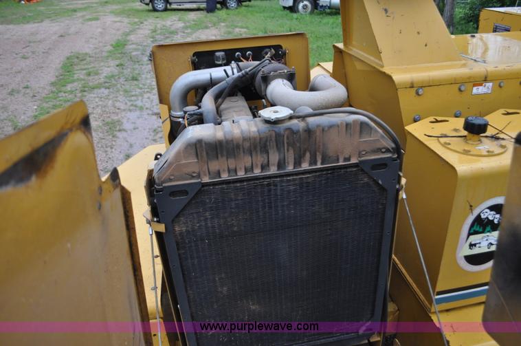 image for item F2473 2003 Vermeer BC1800 XL wood chipper