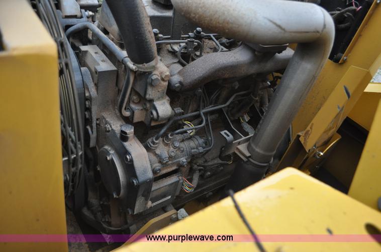 image for item F2473 2003 Vermeer BC1800 XL wood chipper