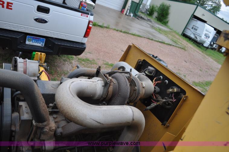 image for item F2473 2003 Vermeer BC1800 XL wood chipper