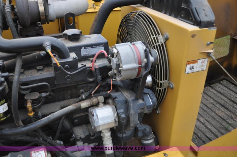 image for item F2473 2003 Vermeer BC1800 XL wood chipper